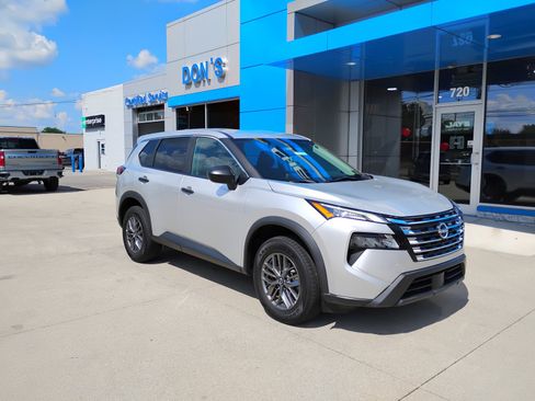 Used 2024 Nissan Rogue S AWD/4WD image 4