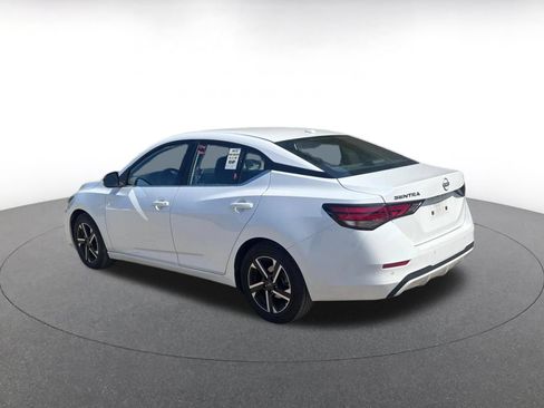 Used 2025 Nissan Sentra SV FWD image 11
