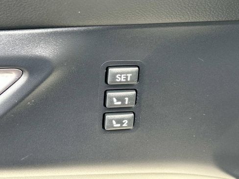 Used 2022 Subaru Ascent Limited w/ Technology Package AWD/4WD image 27