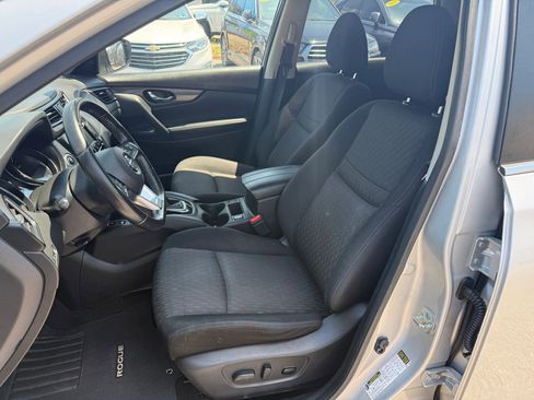 Used 2019 Nissan Rogue SV w/ Premium Package AWD/4WD image 15