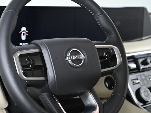 Used 2025 Nissan Armada Platinum image 12