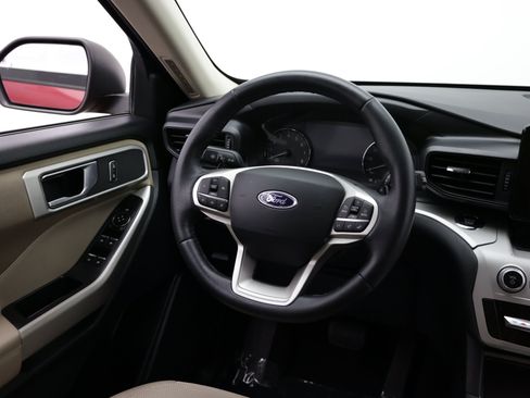 Used 2020 Ford Explorer XLT RWD image 30