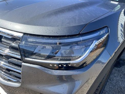 New 2026 Ford Explorer Active w/ Active Comfort Package image 8