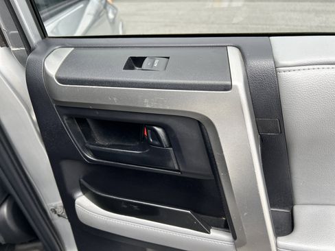 Used 2013 Toyota 4Runner SR5 w/ Convenience Pkg image 50