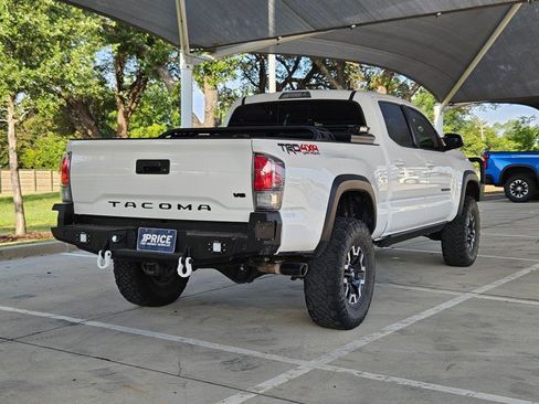 Used 2021 Toyota Tacoma TRD Off-Road w/ TRD Premium Off Road Package AWD/4WD image 5