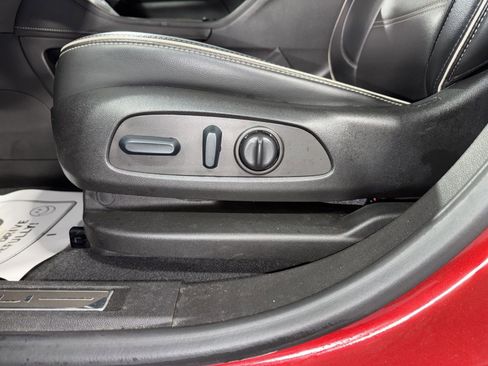 Used 2022 GMC Acadia Denali image 24