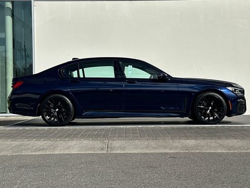 Used 2020 BMW 740i w/ M Sport Package RWD image 2