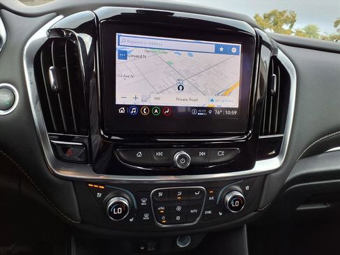 Used 2023 Chevrolet Traverse Premier image 24