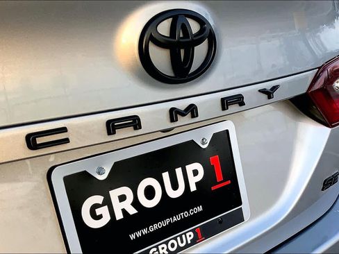 Used 2024 Toyota Camry SE image 9