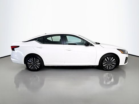 Used 2026 Nissan Altima 2.5 SV AWD/4WD image 11