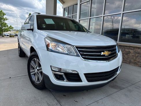 Used 2017 Chevrolet Traverse LT AWD/4WD image 2