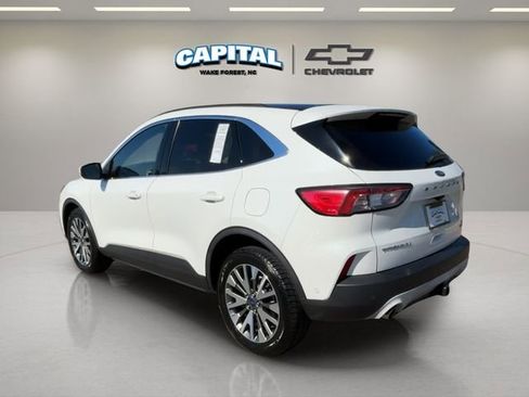 Used 2020 Ford Escape Titanium w/ Titanium Premium Package 2.0 image 3