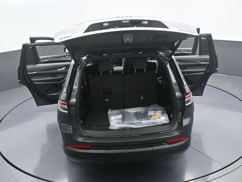 Used 2025 Jeep Grand Cherokee L Limited w/ Black Appearance Package image 37