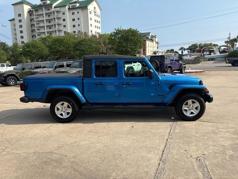 Used 2021 Jeep Gladiator Sport AWD/4WD image 5
