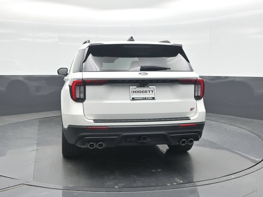 Used 2025 Ford Explorer ST RWD image 17