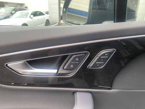 New 2026 Audi Q7 3.0T Prestige image 9