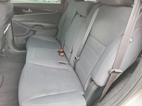 Used 2018 Kia Sorento AWD image 14