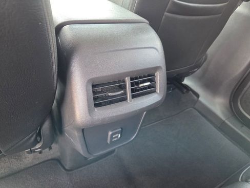 Used 2020 Chevrolet Equinox LT image 8