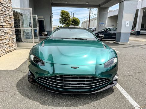 Used 2023 Aston Martin V8 Vantage Coupe RWD image 10