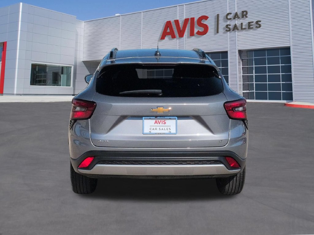 Used 2026 Chevrolet Trax LT FWD image 7