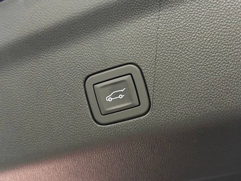 New 2026 GMC Yukon Denali w/ Denali Reserve Package AWD/4WD image 15