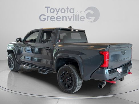 Used 2025 Toyota Tacoma SR5 AWD/4WD image 4
