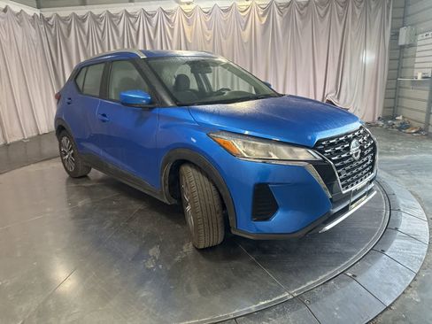 Used 2021 Nissan Kicks SV image 3