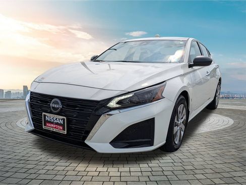 Certified 2025 Nissan Altima 2.5 S FWD image 9