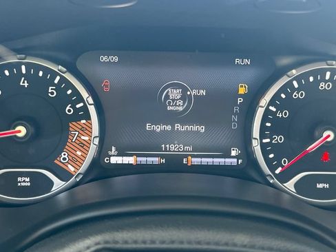 Used 2023 Jeep Renegade Limited w/ Sun/Sound Group AWD/4WD image 28