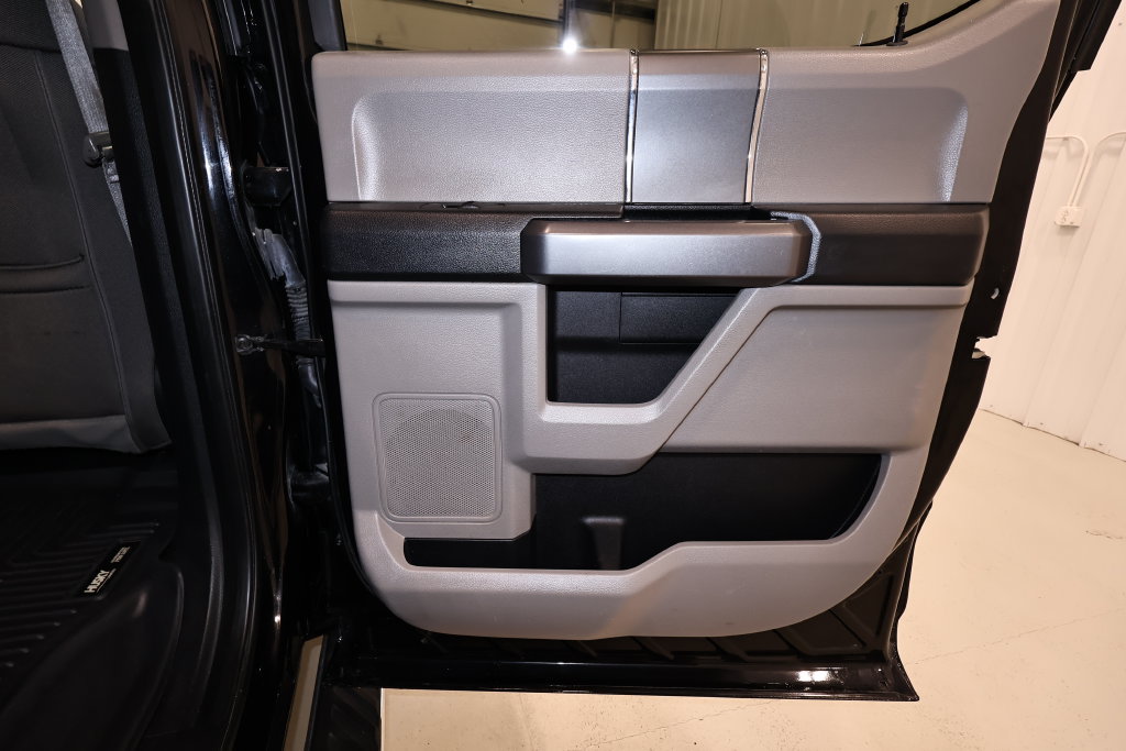 Used 2020 Ford F150 XLT w/ Equipment Group 302A Luxury AWD/4WD image 16