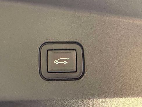 Used 2024 Cadillac Lyriq Sport RWD image 18