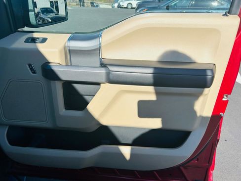 Used 2015 Ford F150 XLT w/ Equipment Group 302A Luxury image 32