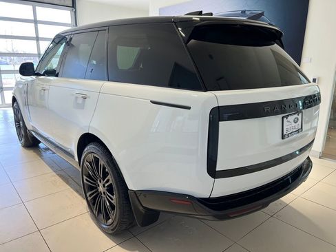 New 2025 Land Rover Range Rover SE image 2
