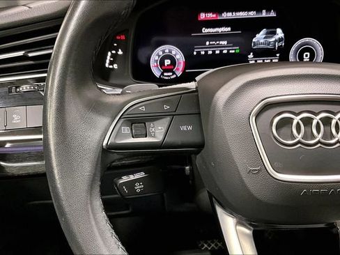 Used 2023 Audi Q7 2.0T Premium w/ Towing Package AWD/4WD image 12