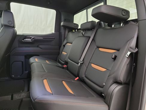 Certified 2026 GMC Sierra 1500 AT4 w/ AT4 Premium Package AWD/4WD image 9