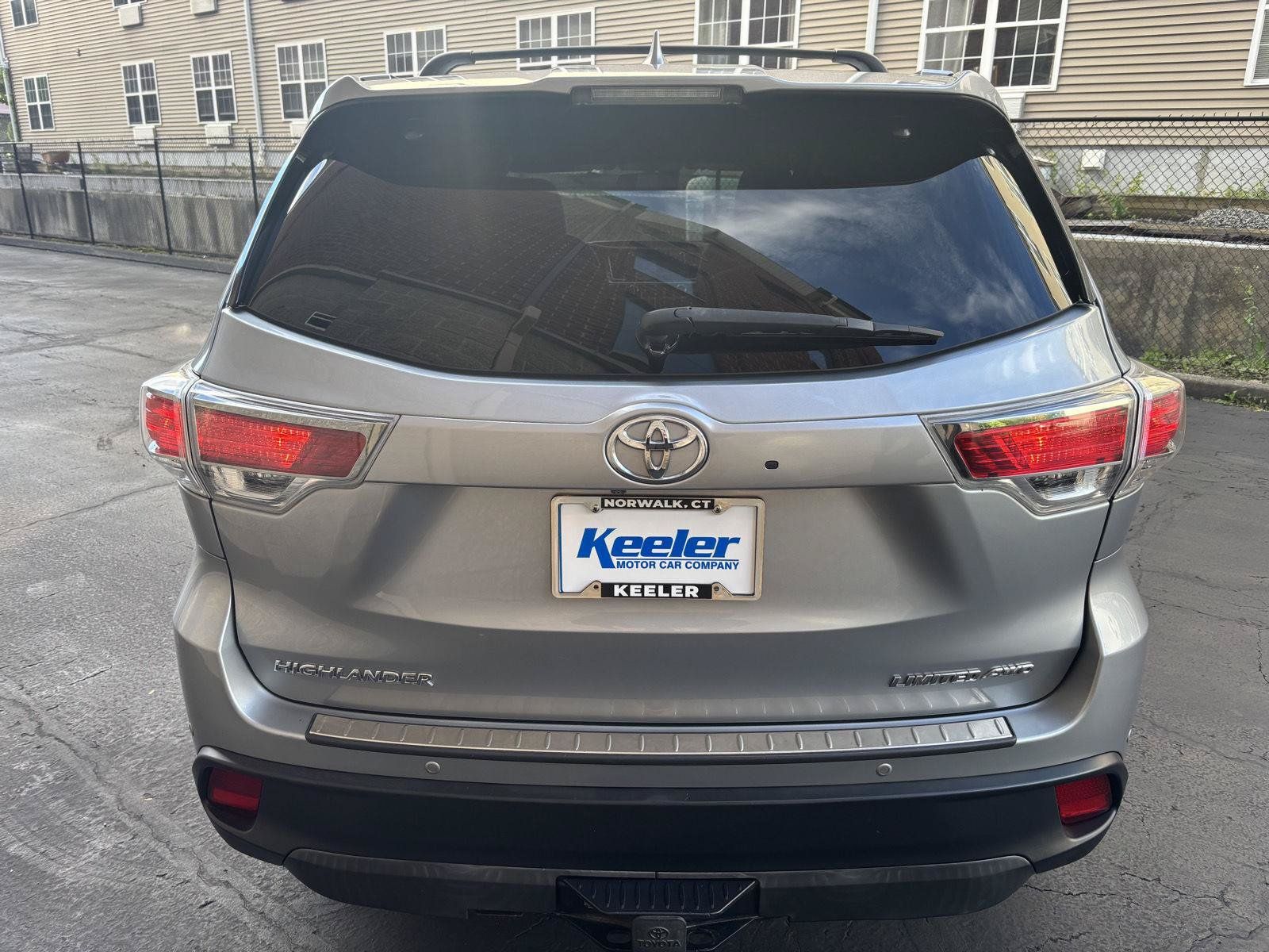 Used 2015 Toyota Highlander Limited Platinum AWD/4WD image 4
