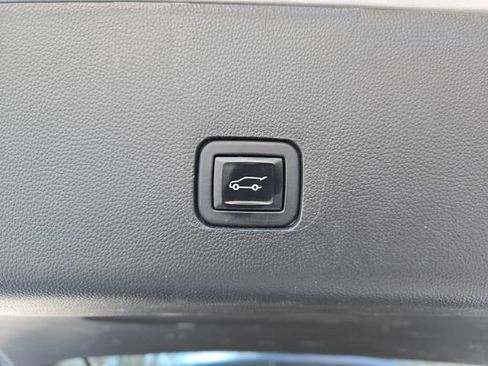 Used 2022 Chevrolet Traverse Premier w/ LPO, Floor Liner Package FWD image 7