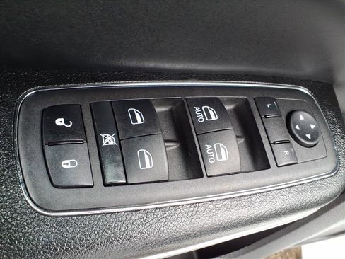 Used 2023 Chrysler 300 Touring L w/ Popular Equipment Group image 16