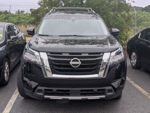 Used 2024 Nissan Pathfinder Platinum w/ Cargo Package FWD image 2
