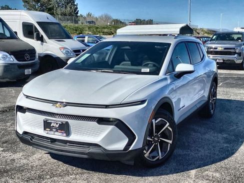 New 2026 Chevrolet Equinox EV LT FWD image 10