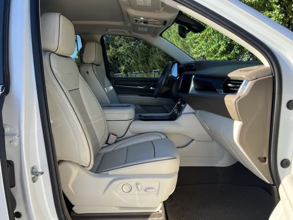 Used 2022 GMC Yukon Denali AWD/4WD image 17