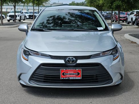 Used 2025 Toyota Corolla LE FWD image 8