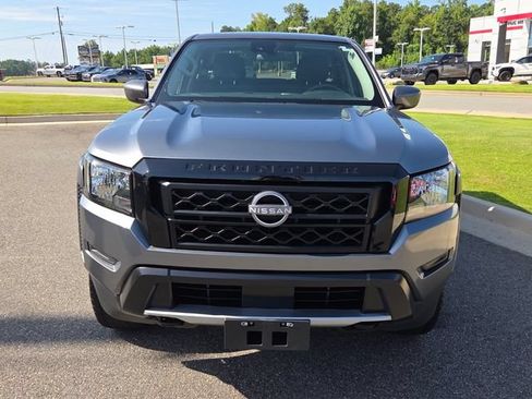 Used 2024 Nissan Frontier SV AWD/4WD image 2