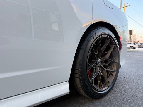 Used 2016 Dodge Charger SRT w/ Harman/Kardon Audio Group image 18