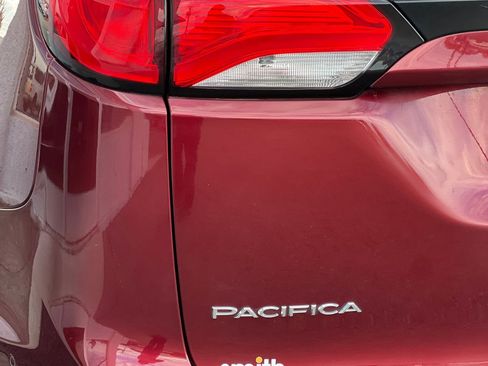 Used 2020 Chrysler Pacifica Touring-L Plus w/ Tire & Wheel Group image 30