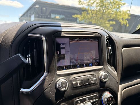 Used 2022 GMC Sierra 2500 AT4 w/ AT4 Premium Plus Package AWD/4WD image 38