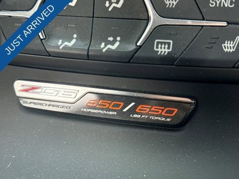 Used 2016 Chevrolet Corvette Z06 w/ 3LZ Preferred Equipment Group image 23