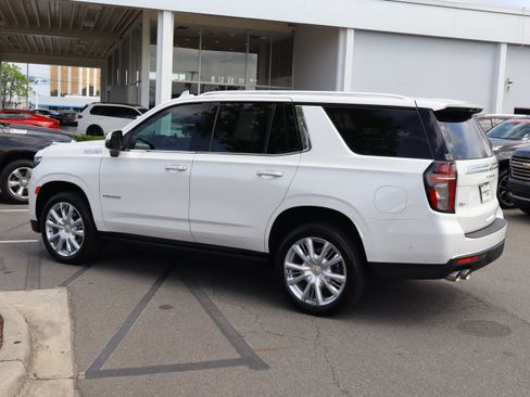 Used 2024 Chevrolet Tahoe High Country w/ Advanced Technology Package AWD/4WD image 8