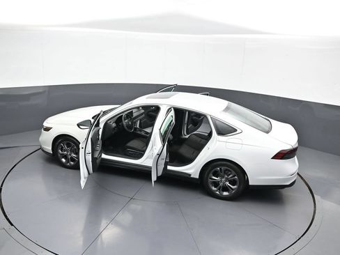 Certified 2023 Honda Accord EX image 43
