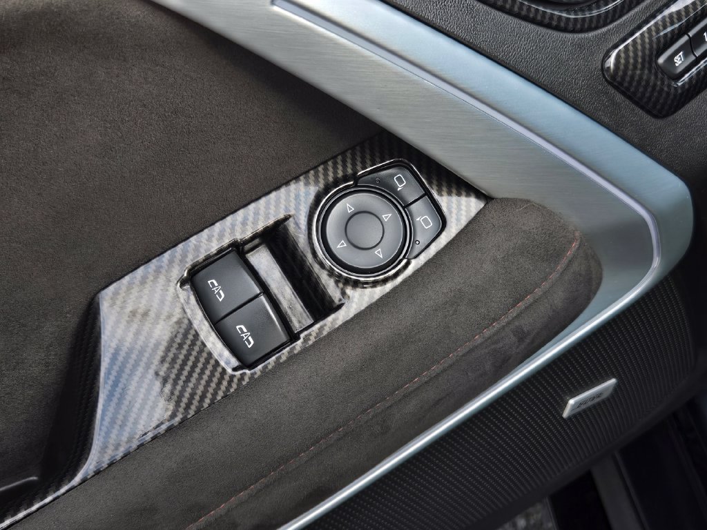 Used 2019 Chevrolet Camaro ZL1 RWD image 12